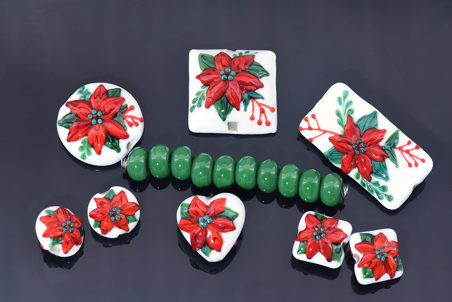 11843402 - Red Poinsettia Christmas Lentil Focal Bead