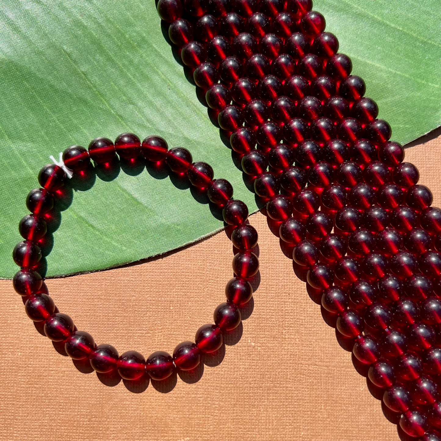 Red 10mm Round - 25 Pieces