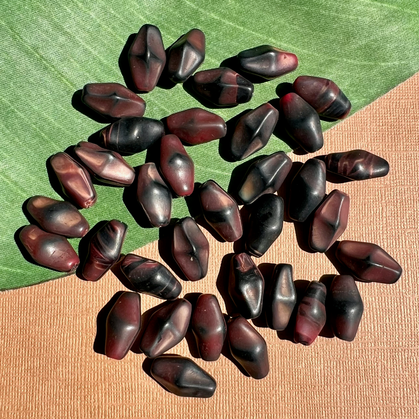 Red & Black Rhombus Beads - 25 Pieces