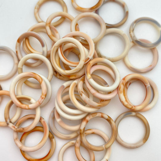 Ring 18mm Bone Marble Matte
