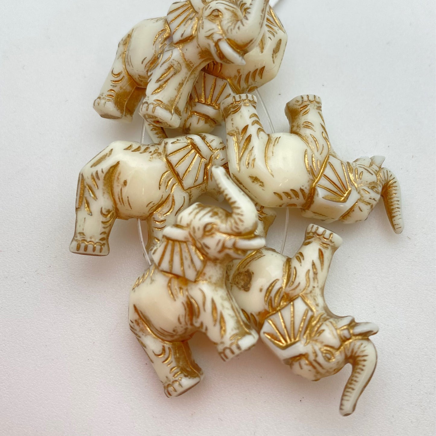 Elephant 23x17mm Ivory/gold