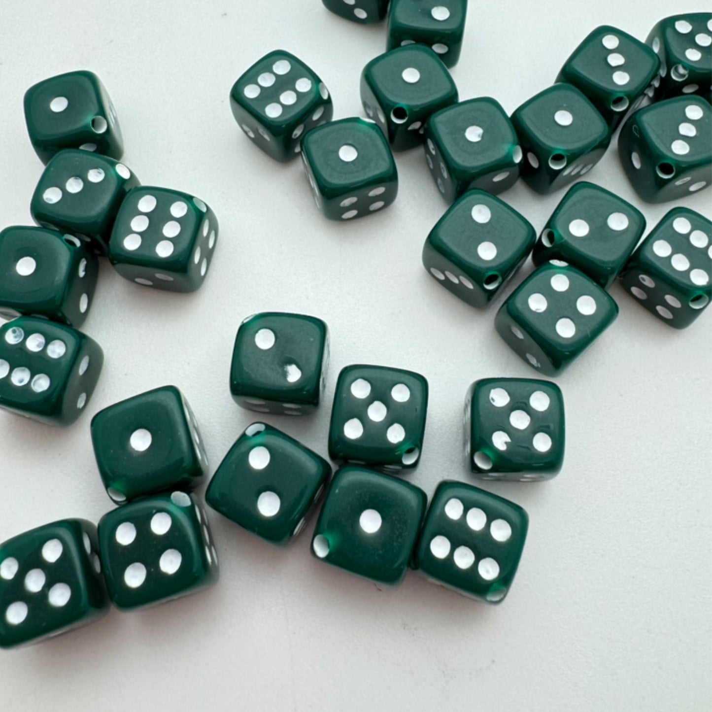 Dice Bead 9mm Forest with white