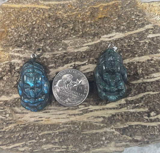 Labradorite, Praying Elephant Carved Pendant, 20x31mm (1pc)