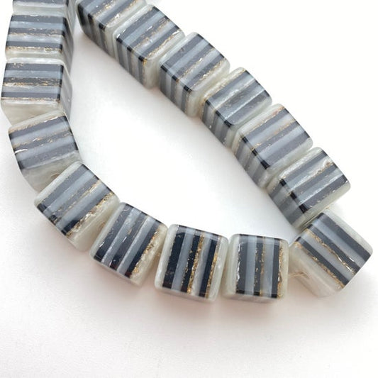 Layered Cube 16mm Multi Pearl/Black