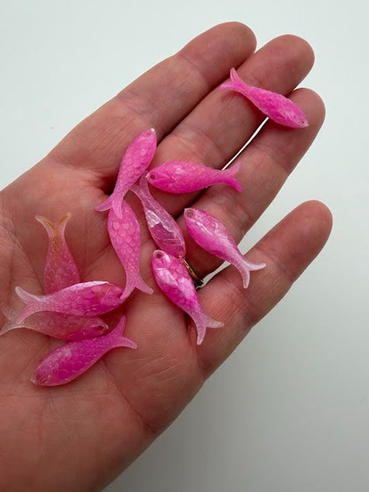 Fish Charm 28mm Golden Fuchsia