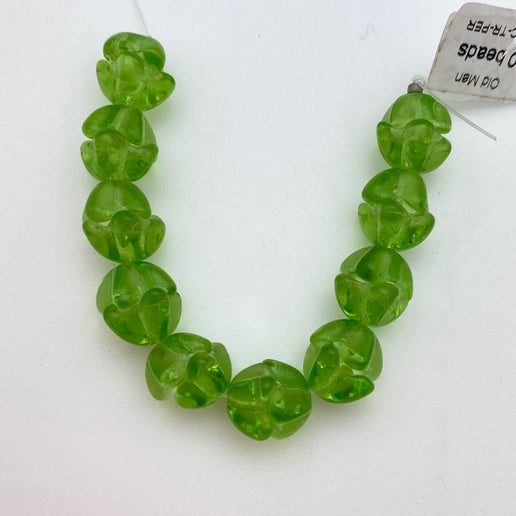 Vintage Glass Flowers cap 10mm Peridot