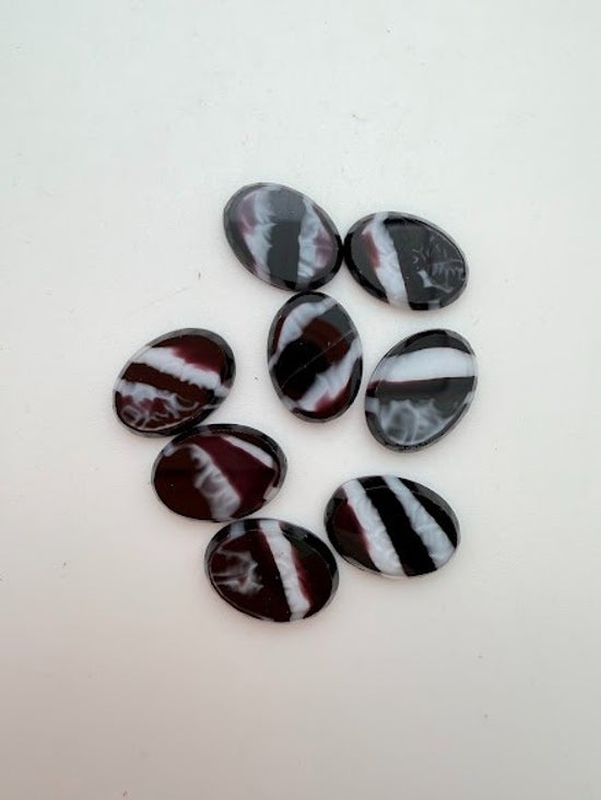 Cab Vintage Glass 18x14mm Jet & White