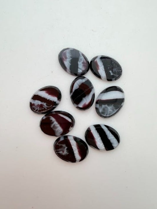 Cab Vintage Glass 18x14mm Jet & White