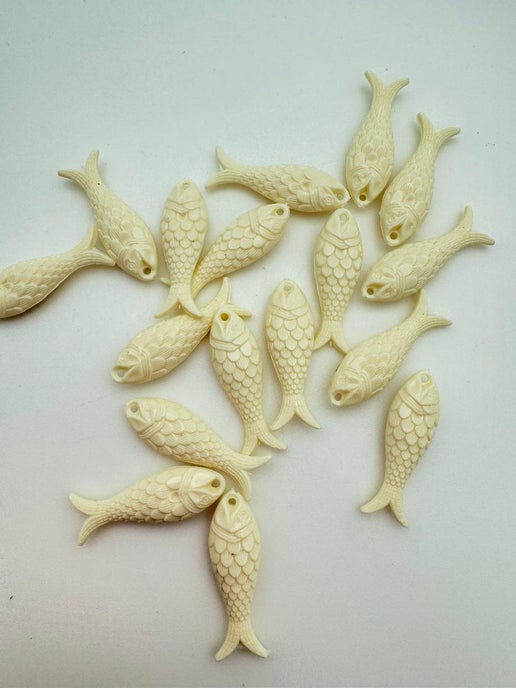 Fish Drop 27mm Ivory