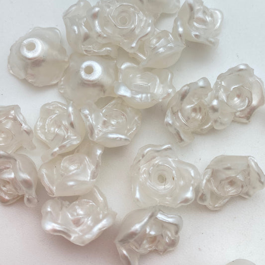 Flower Cap 15mm White Pearl