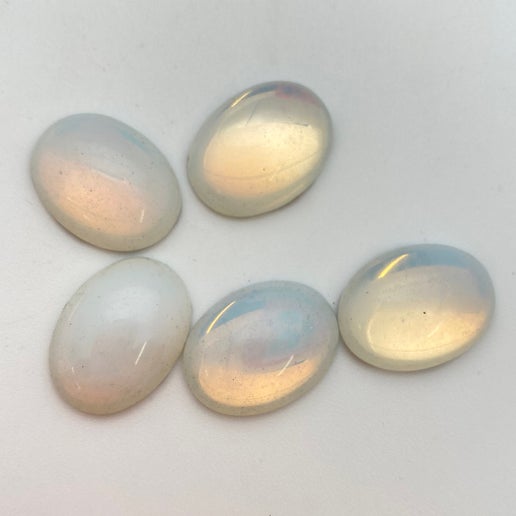 Cab Vintage Glass 20x15mm Opal - CAB-0044-C