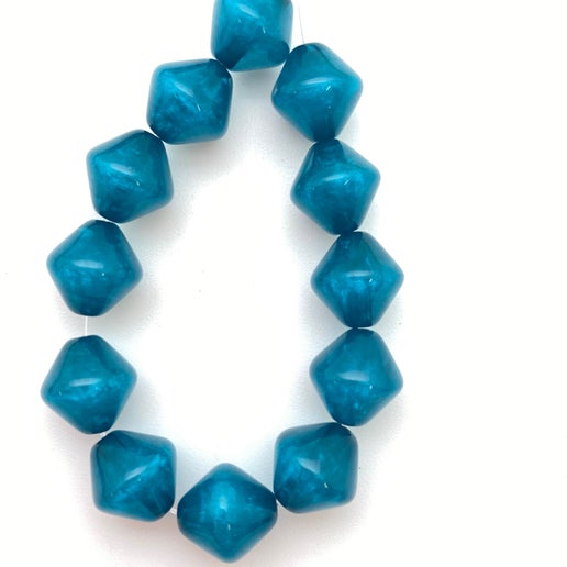 Bi-cone 10mm Moon Glow Pearl Bermuda