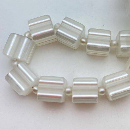 Moon Glow Cube 16mm Clear