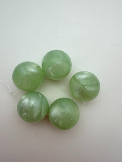 Round 25mm Celery Green Pearl