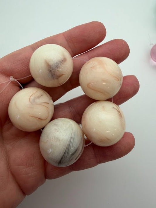 Round 25mm Ivory Marble