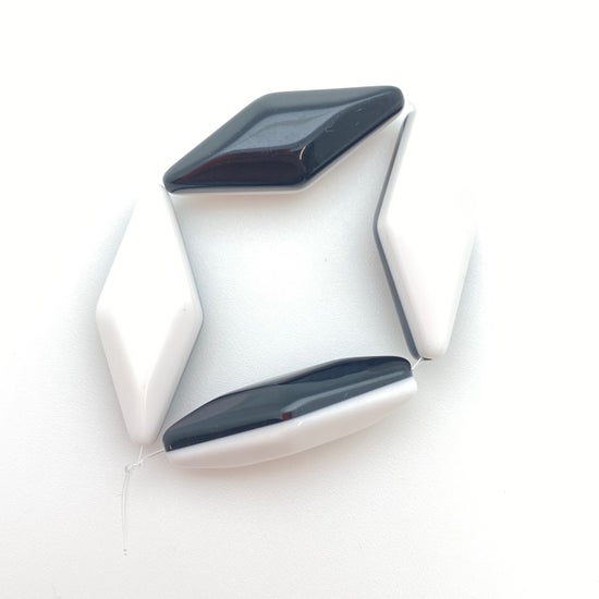 Layered Diamond 32mm Black & White -IT-FY-0026-C
