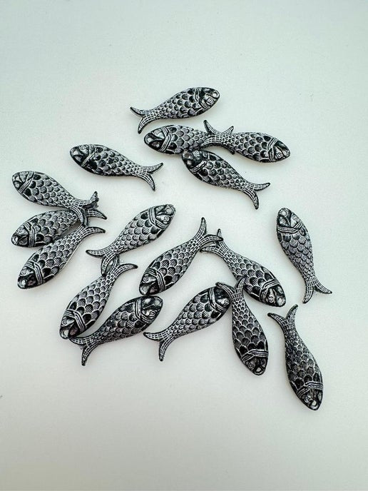 Fish Drop 28mm Jet w/silver