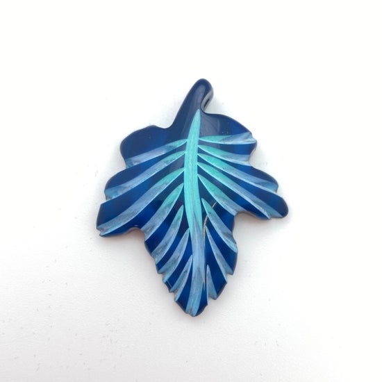 Layered and carved leaf 46mm Blues