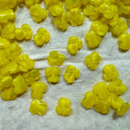 Vintage Glass Pear Cab 11mm