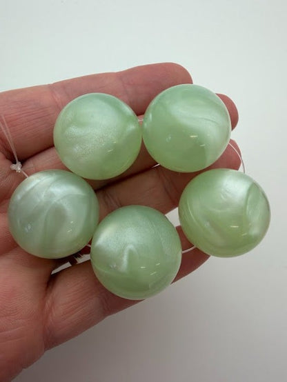 Round 25mm Celery Green Pearl