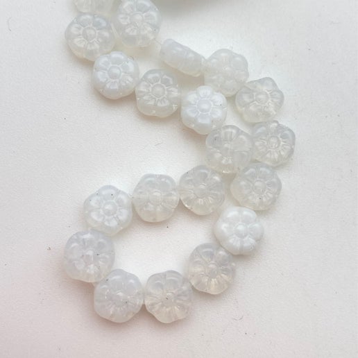 Vintage Glass Flowers 8mm Opaline