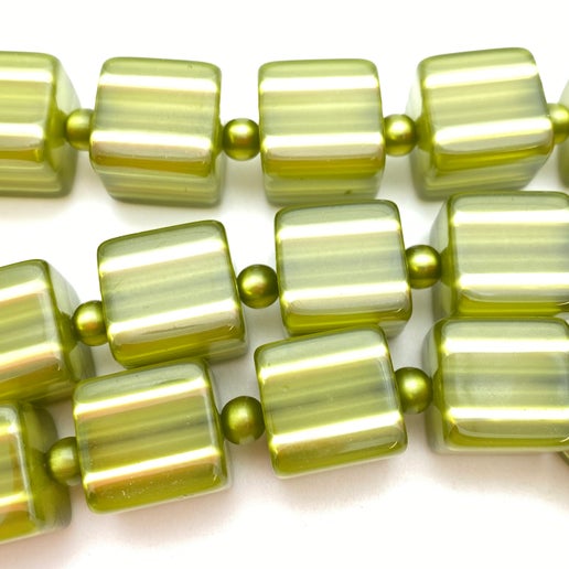 Moon Glow Cube 16mm Olive