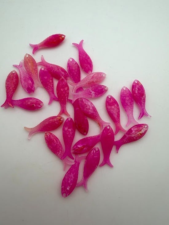 Fish Charm 28mm Golden Fuchsia