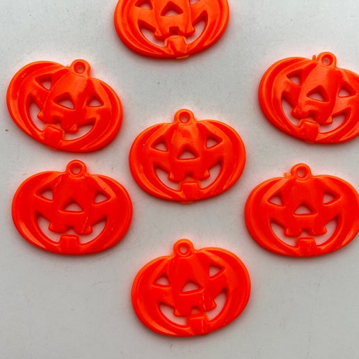 Pumpkin Drop 34x27mm Orange