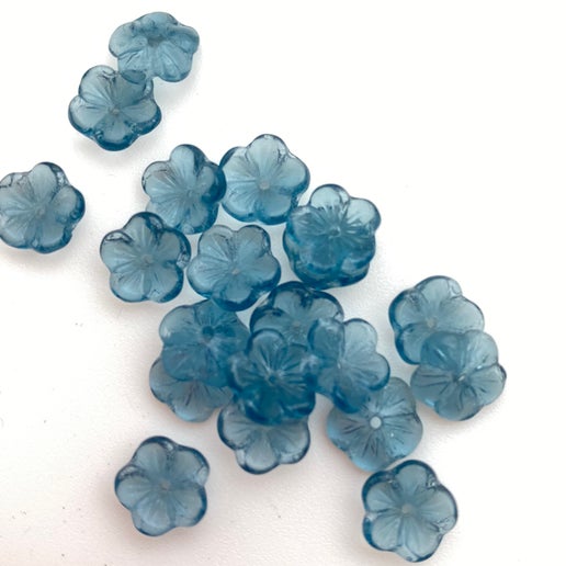 Vintage Glass Flowers cap 8mm Montana Sapphire