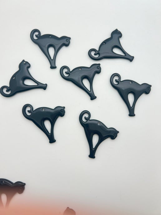 Arching Cat Pendant 55mm Black