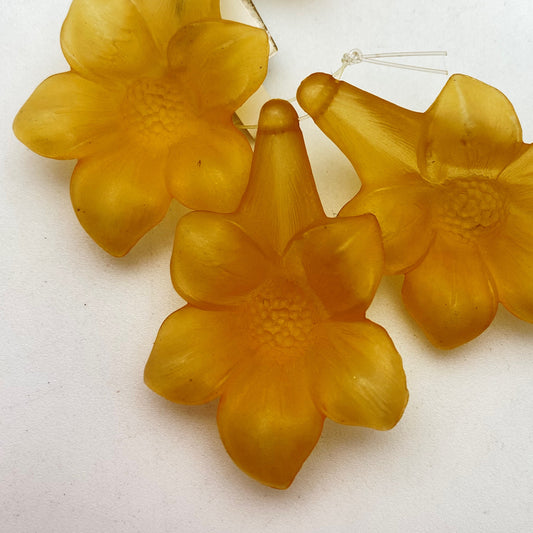 Flower Pendant 42mm Yellow Matte